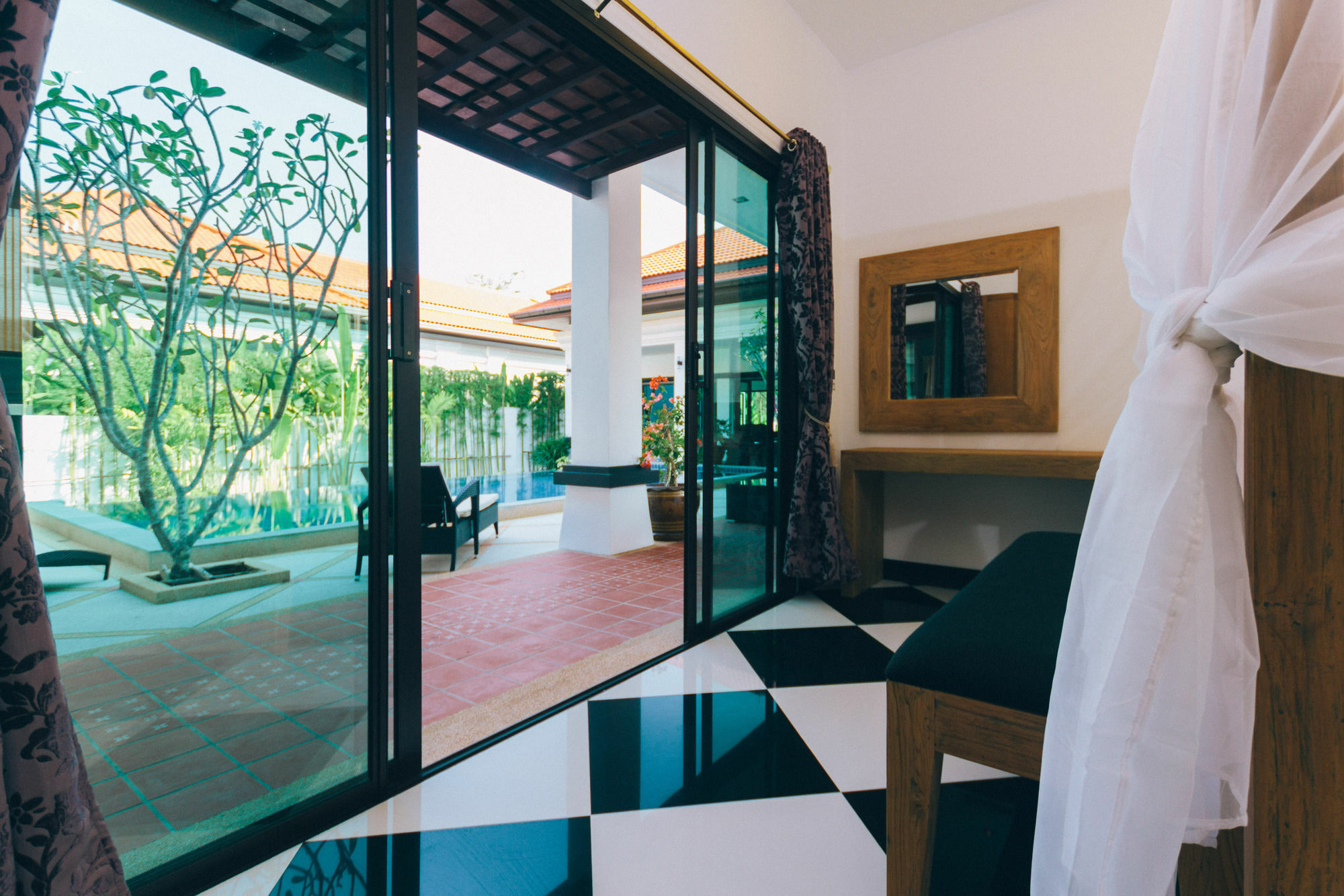 Jewels Villas Phuket Surin Plajı Dış mekan fotoğraf
